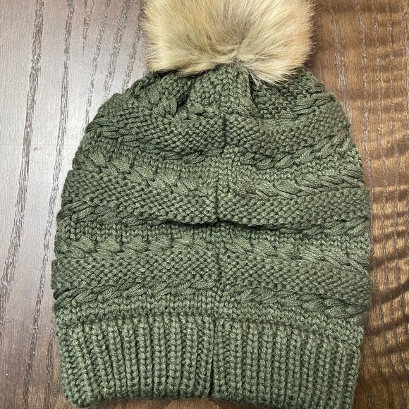 CC Beanie - Picture 2 of 4